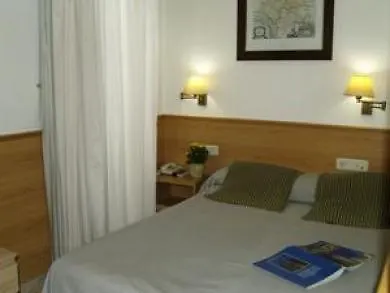 오스탈 센트리크 게스트하우스