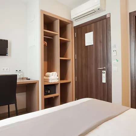 오스탈 센트리크 게스트하우스 4*