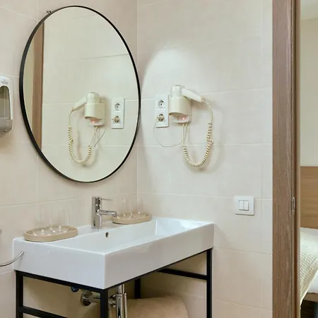 Centric Πανσιόν 4*